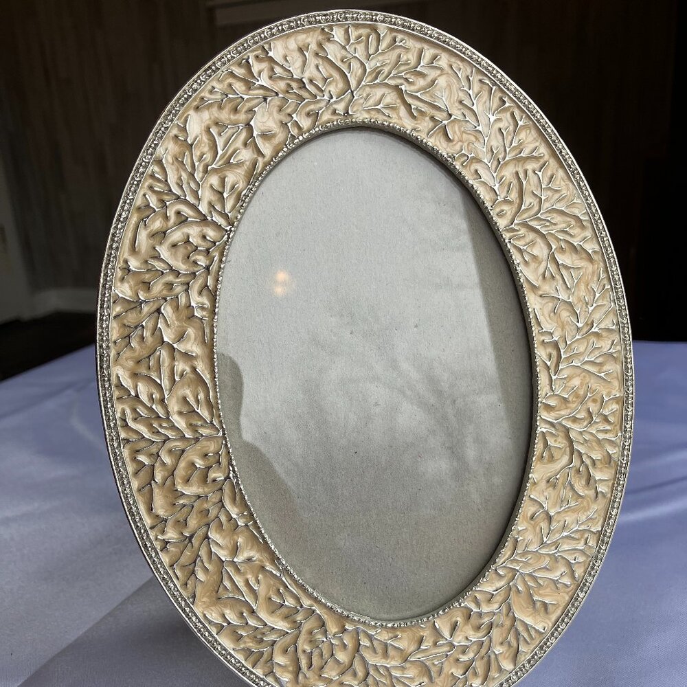 Pryde Interiors Cream & Silver Picture Frame